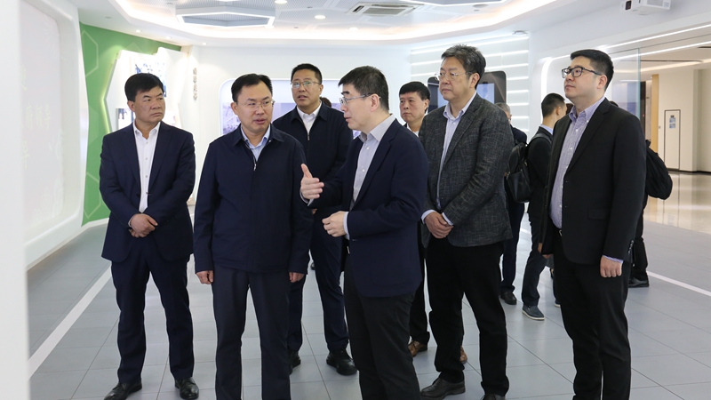蘭州市委常委、副市長胡俊鋒到訪明日控股