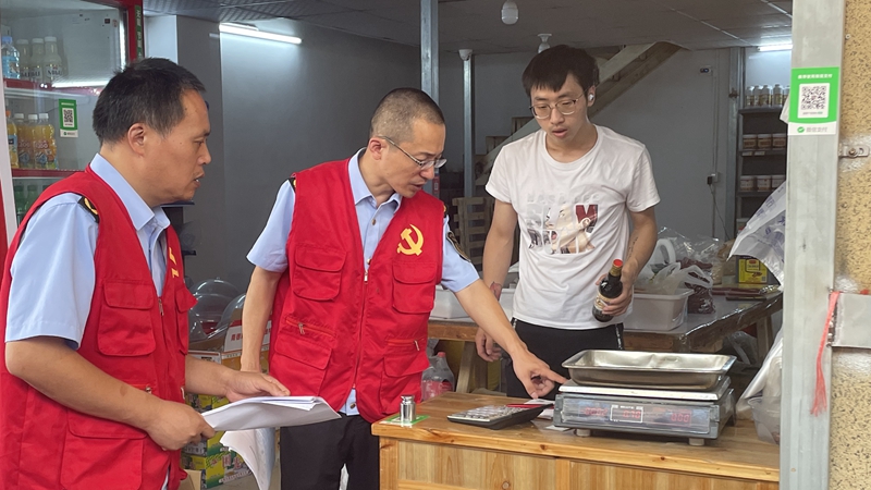 浦江農批市場開展&ldquo;亮出黨員身份，引領誠信經營&rdquo;主題黨日活動